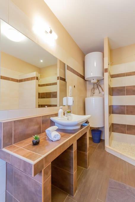 Appartement Synagogue Loft 3br Free Parking