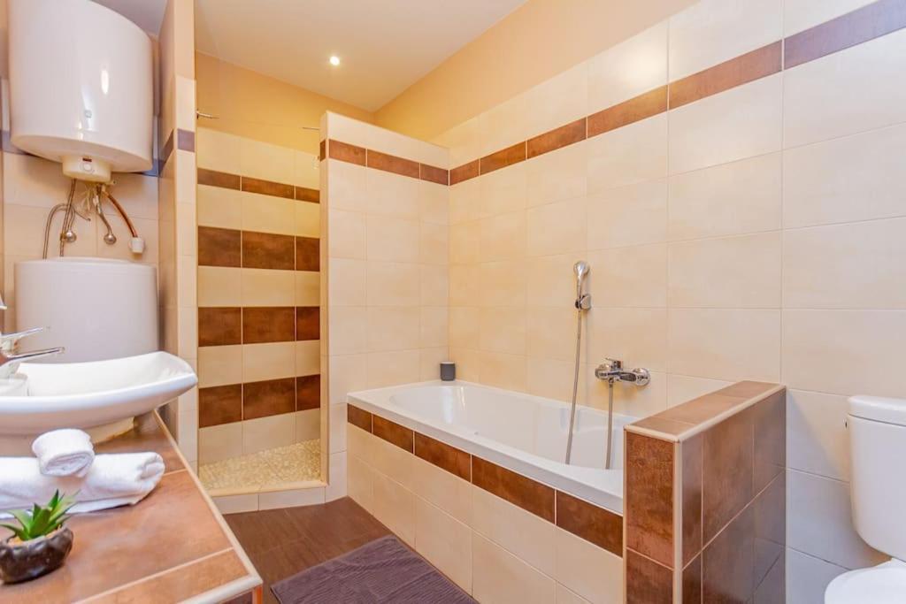 Appartement Synagogue Loft 3br Free Parking Budapest