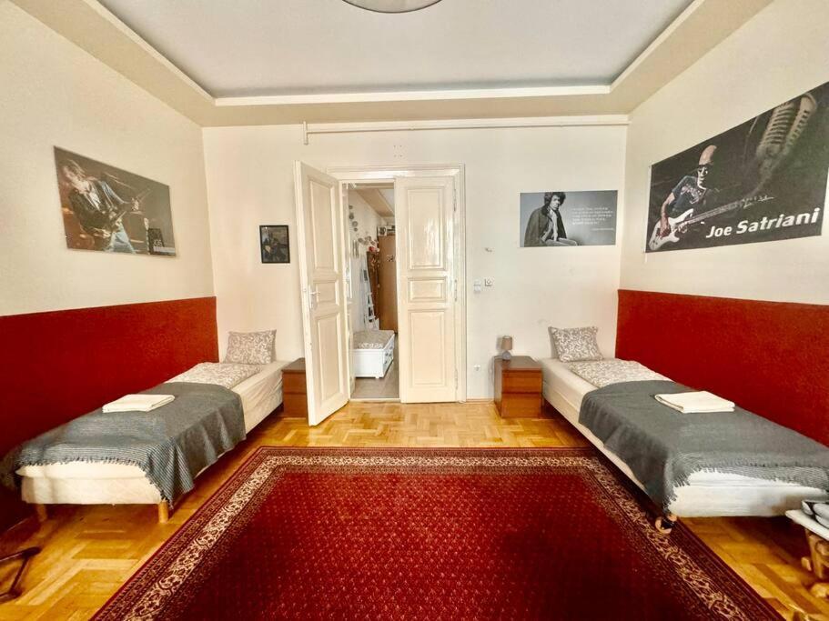 Synagogue Loft 3br Free Parking Budapest