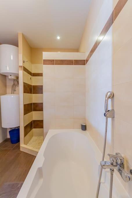 Synagogue Loft 3br Free Parking Appartement *